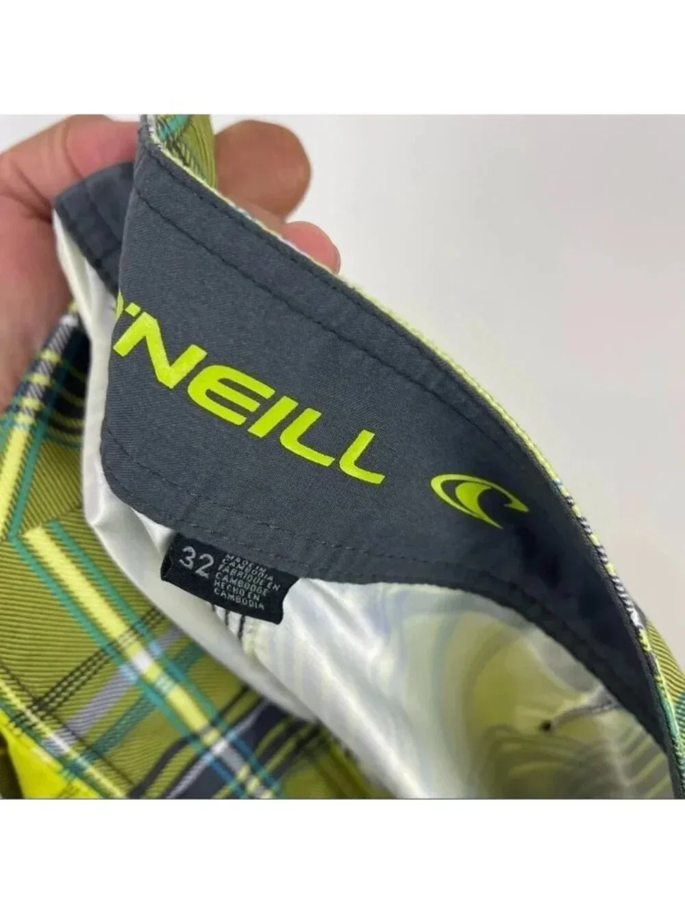 O'Neill Yellow Plaid Board Shorts Men's Swim Trunks Size 32 Surf Beach